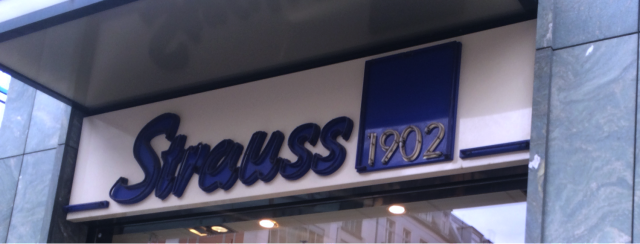 Strauss Innovation gibt es seit 1902. Seit den Nullerjahren ist die Handelskette auf Schrumpfkurs