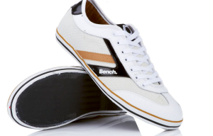 Bench hatte schon mal vor einigen Jahren Footwear im Programm. Jetzt folgt die Neuauflage mit Hilfe von Deichmann