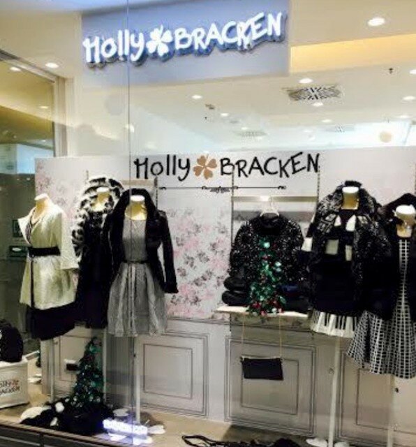 Molly Bracken_Milan