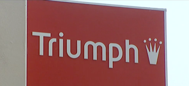 Triumph Fabrikschild