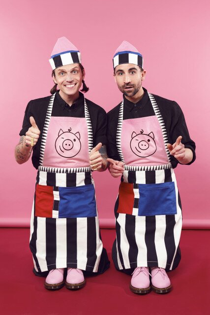 Schweinchen gibt's nur auf der Schürze: Die Dandies Carl Jakob Haupt und David Roth sind selbst Veganer