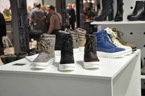 Schuhe und Accessoires bespielen jetzt jeweils eine eigene Halle