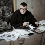 Alber Elbaz sondiert die Entwürfe der DfT-Bewerber Alber Elbaz sondiert die Entwürfe der DfT-Bewerber