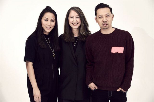 Die Kenzo-Designer Carol Lim und Humberto Leon mit Ann-Sofie Johansson, Creative Advisor von H&M (Mitte)