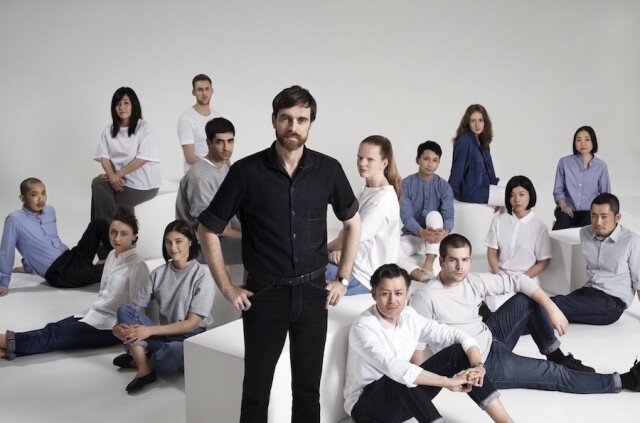 Lemaire und das Uniqlo Team in Paris